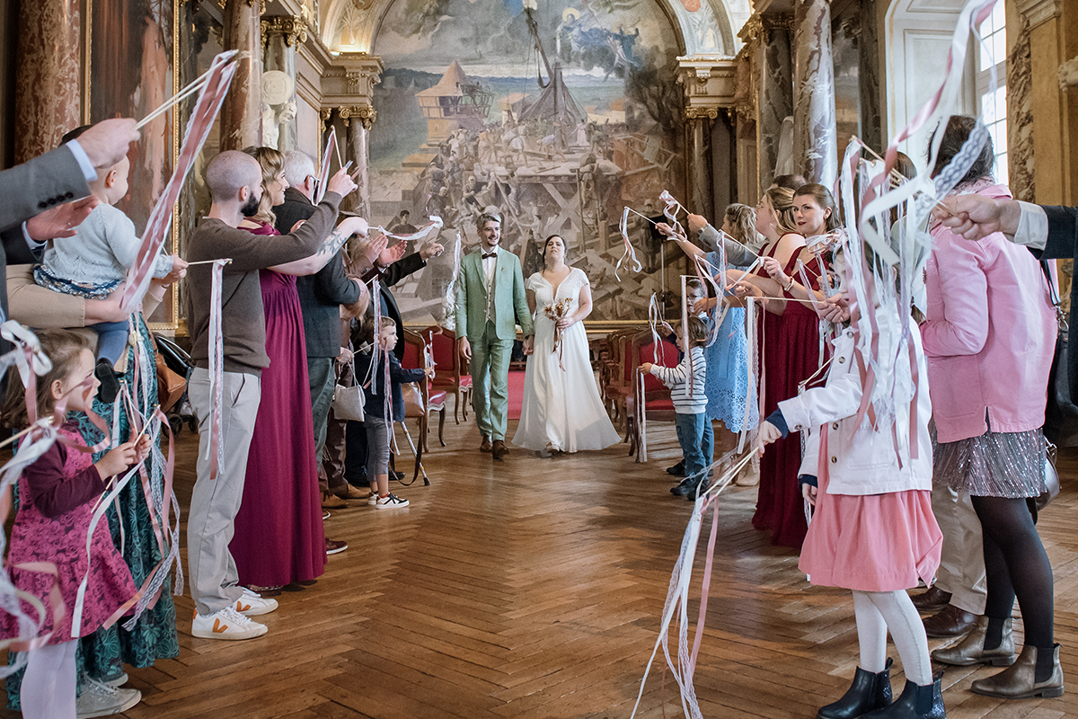 Sortie de smariés après leur cérémnie civile à la mairie de Toulouse