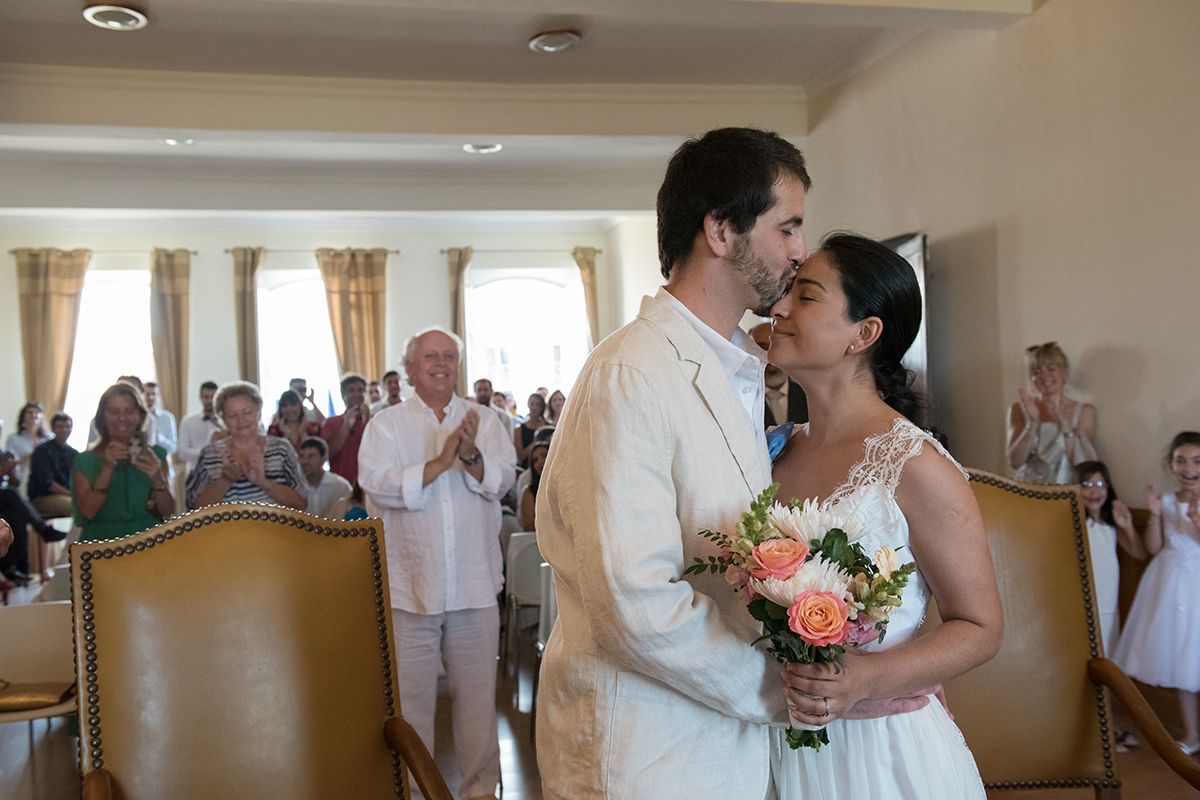 Les mariés viennent de dire oui et c'ets un grand moment d'émotion