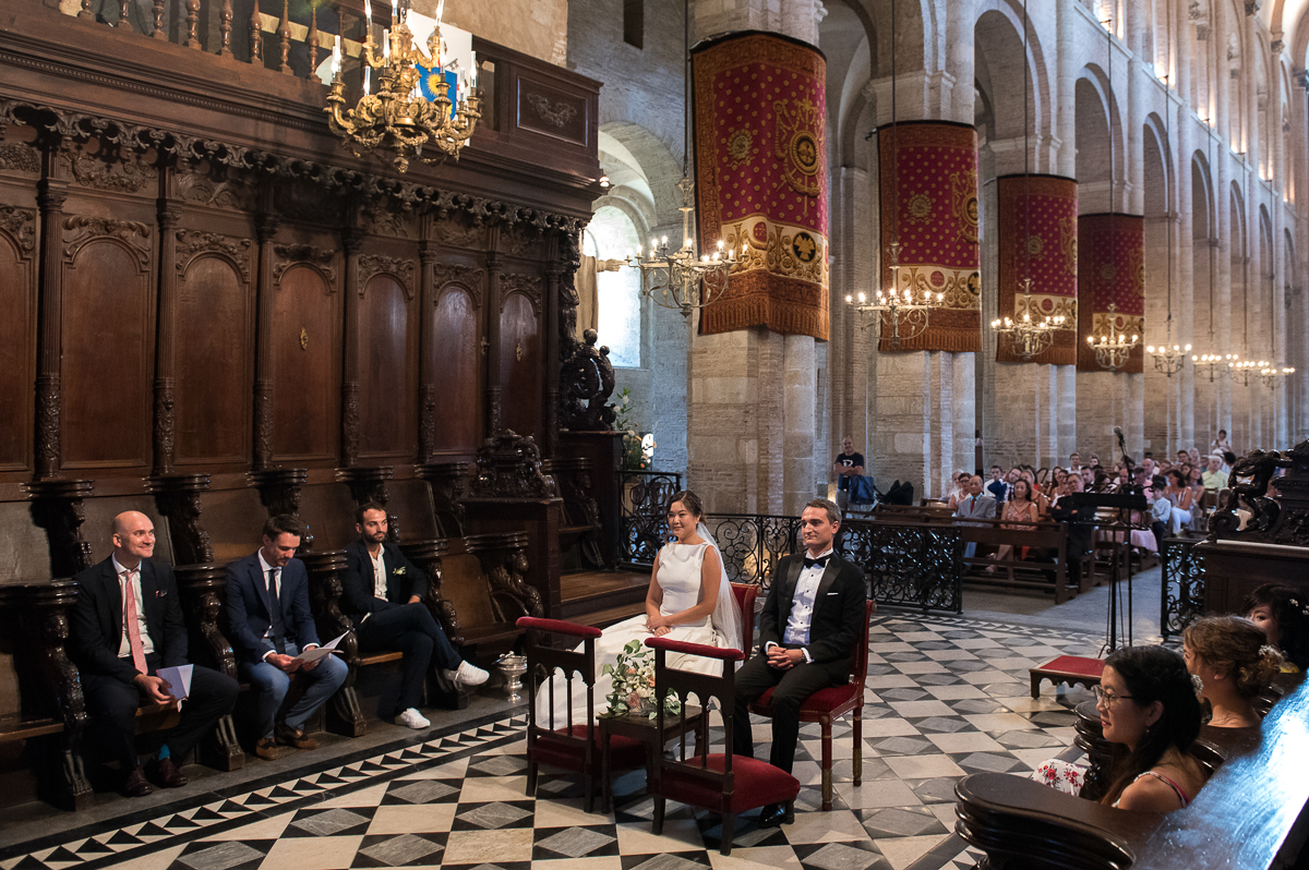 photographe mariage toulouse - cérémonie religieuse à la basilique St Sernin à Toulouse