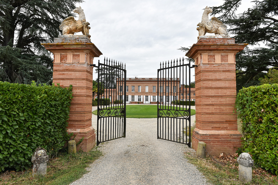 Les grilles du château Lavalade